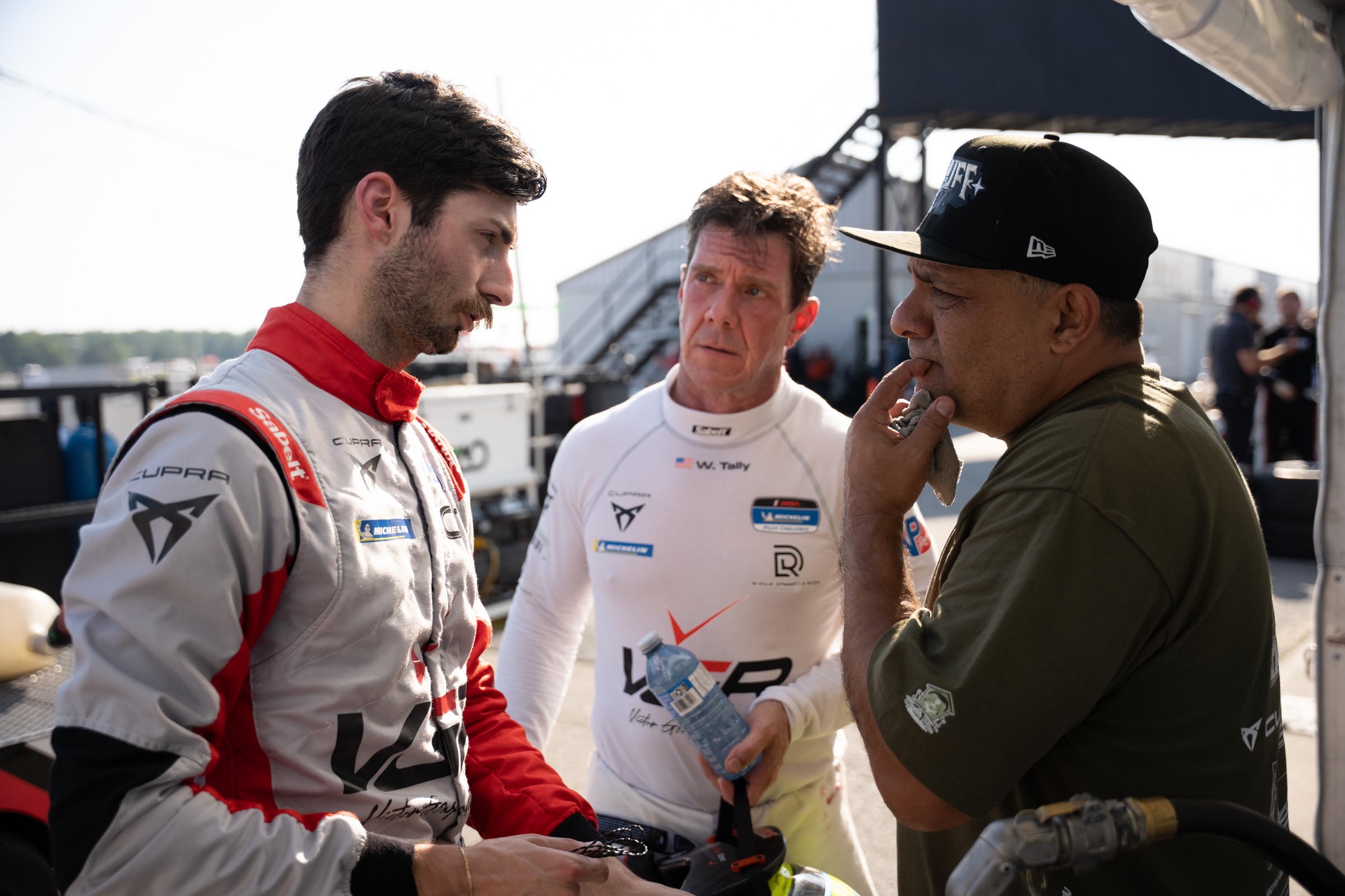 Victor Gonzalez Racing team lineup