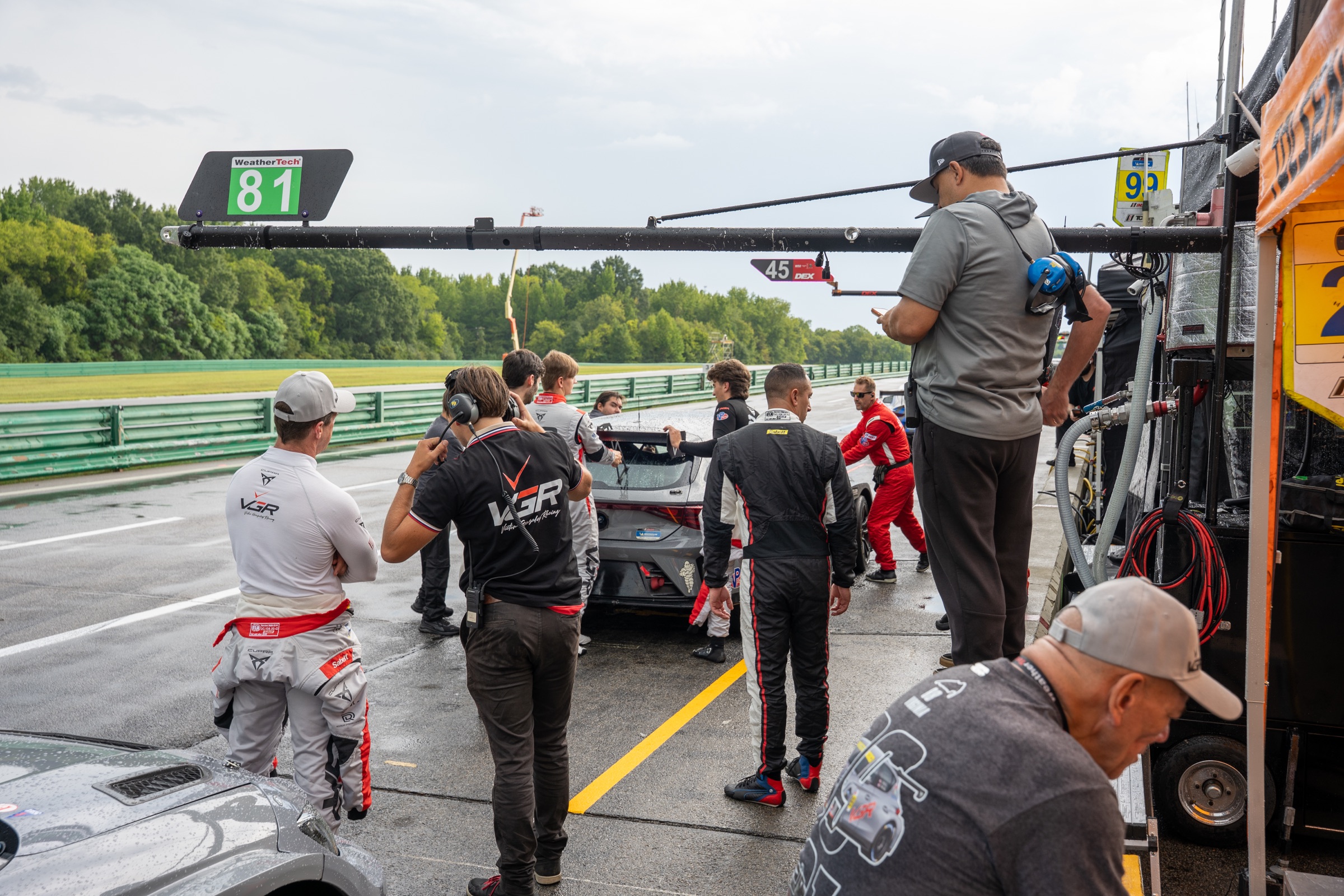 VGR race operations in pit lane at VIR